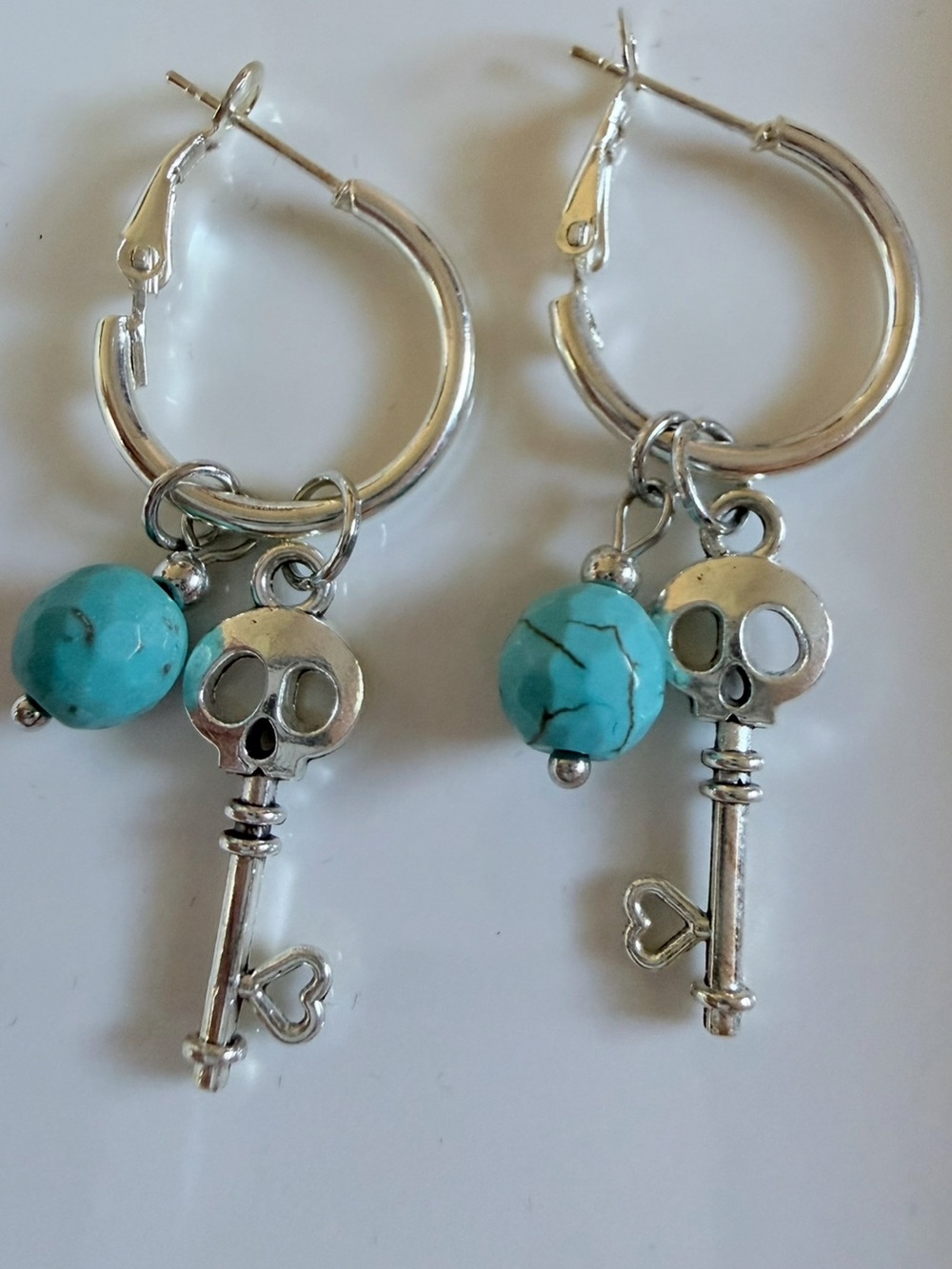 Turquoise Skeleton Key Hoop Earrings - Stainless steel
